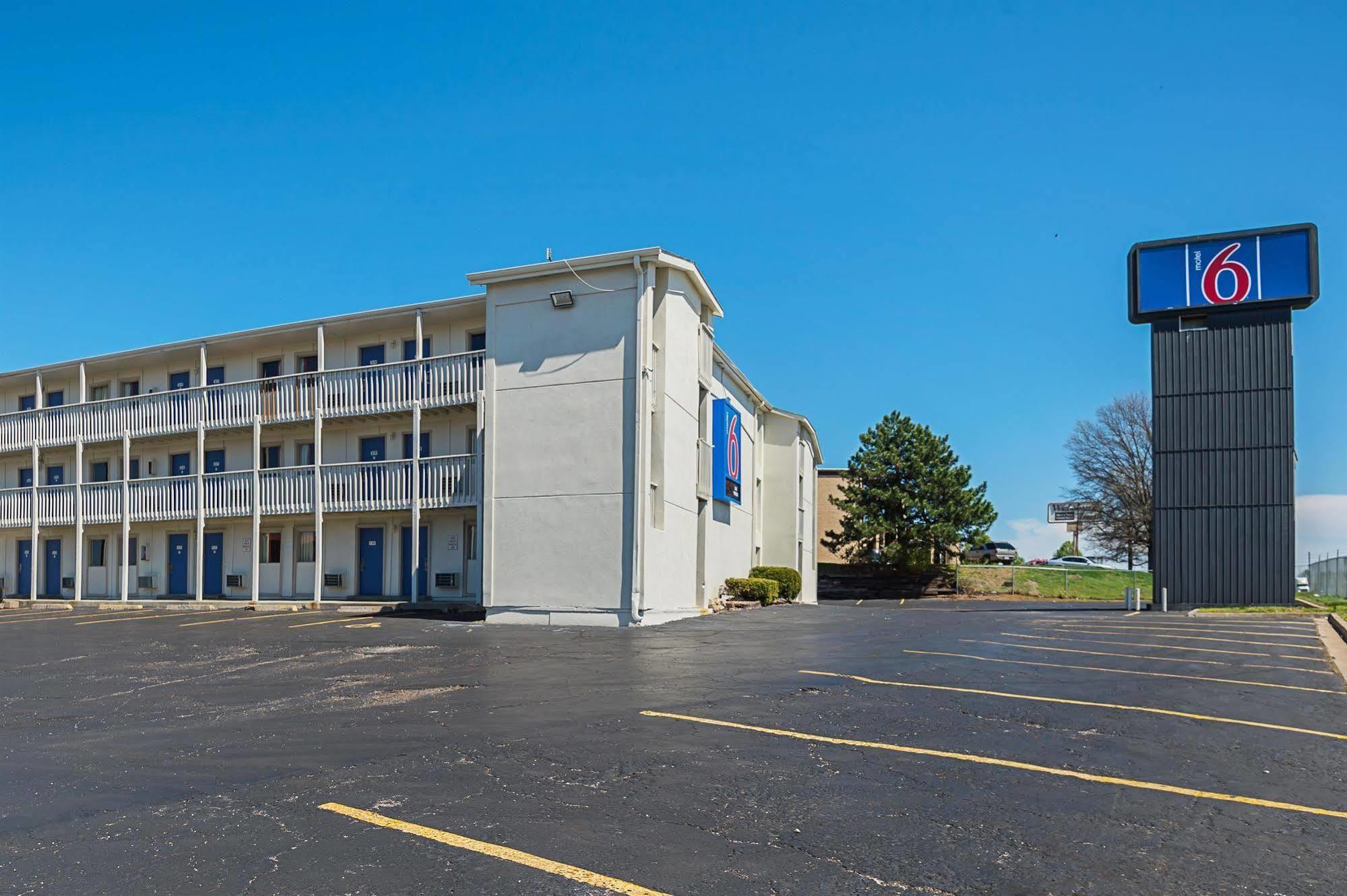 Motel 6-Blue Springs, Mo Exteriör bild