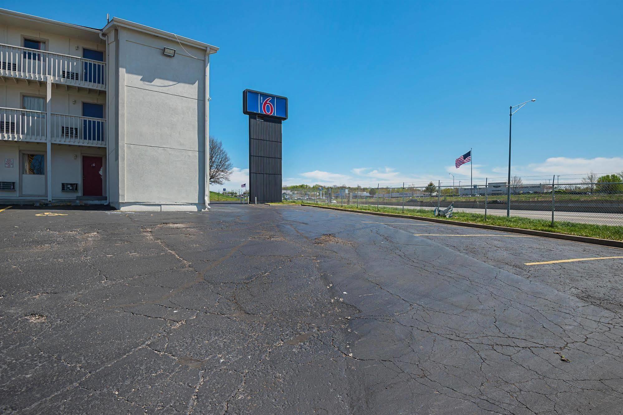 Motel 6-Blue Springs, Mo Exteriör bild