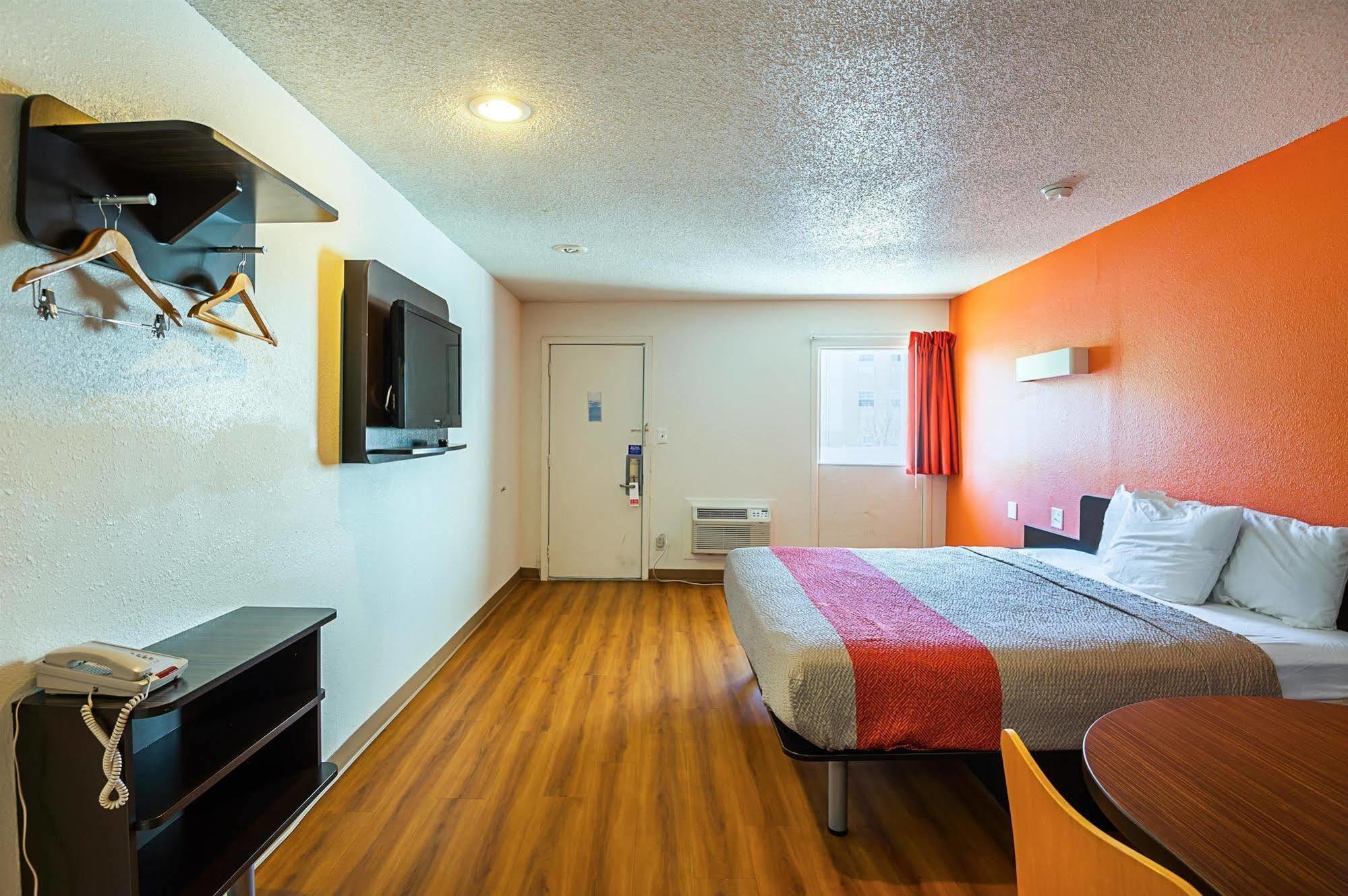 Motel 6-Blue Springs, Mo Exteriör bild